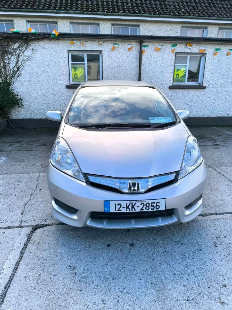 Honda Fit Shuttle Hybrid Automatic.New NCT 09/26! - Image 3