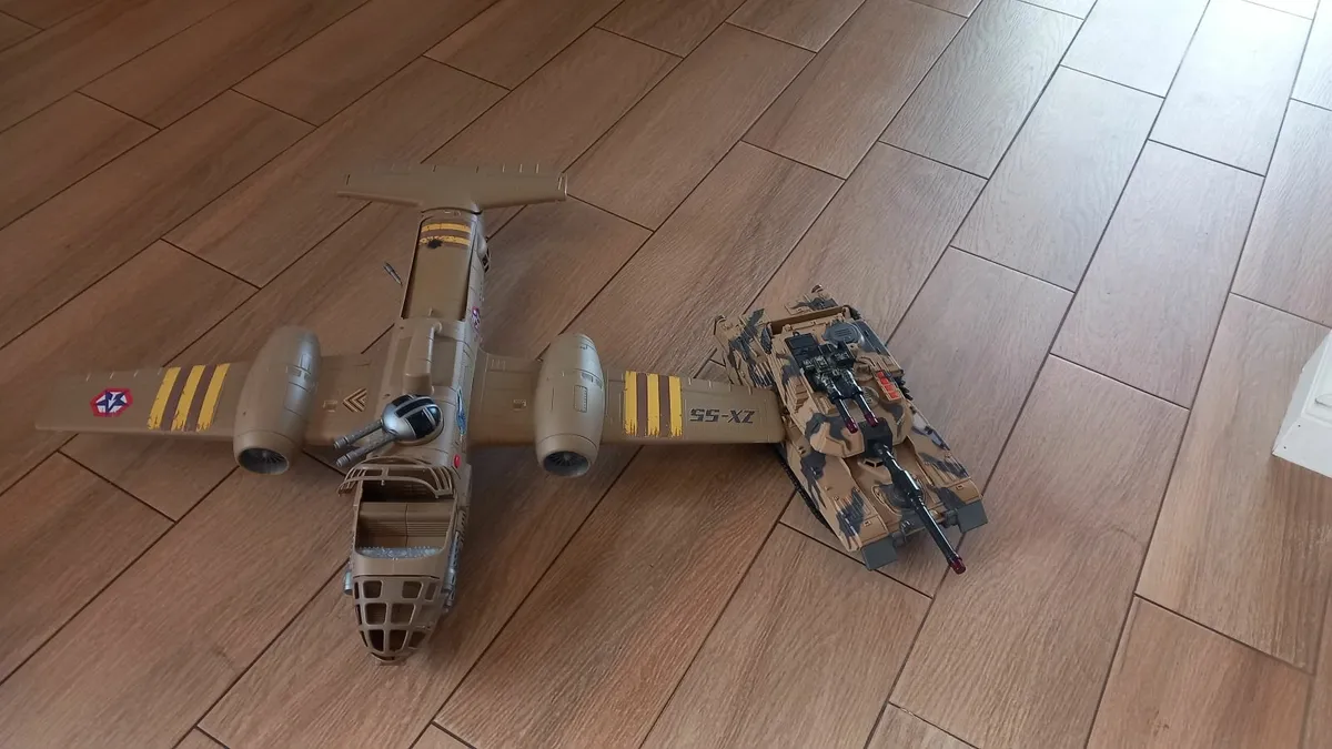 Toy army