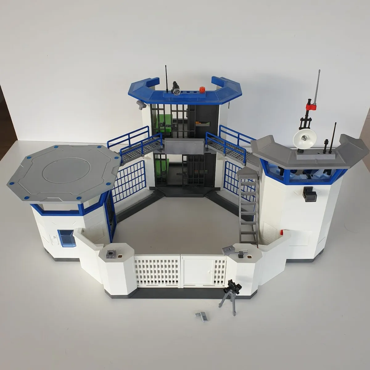 Playmobil 6919 police station with jail playset - Image 3