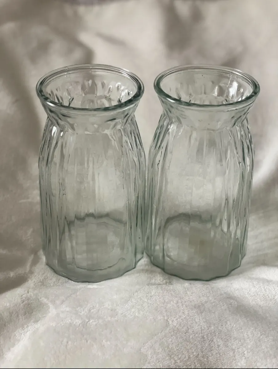 Vases - Image 1