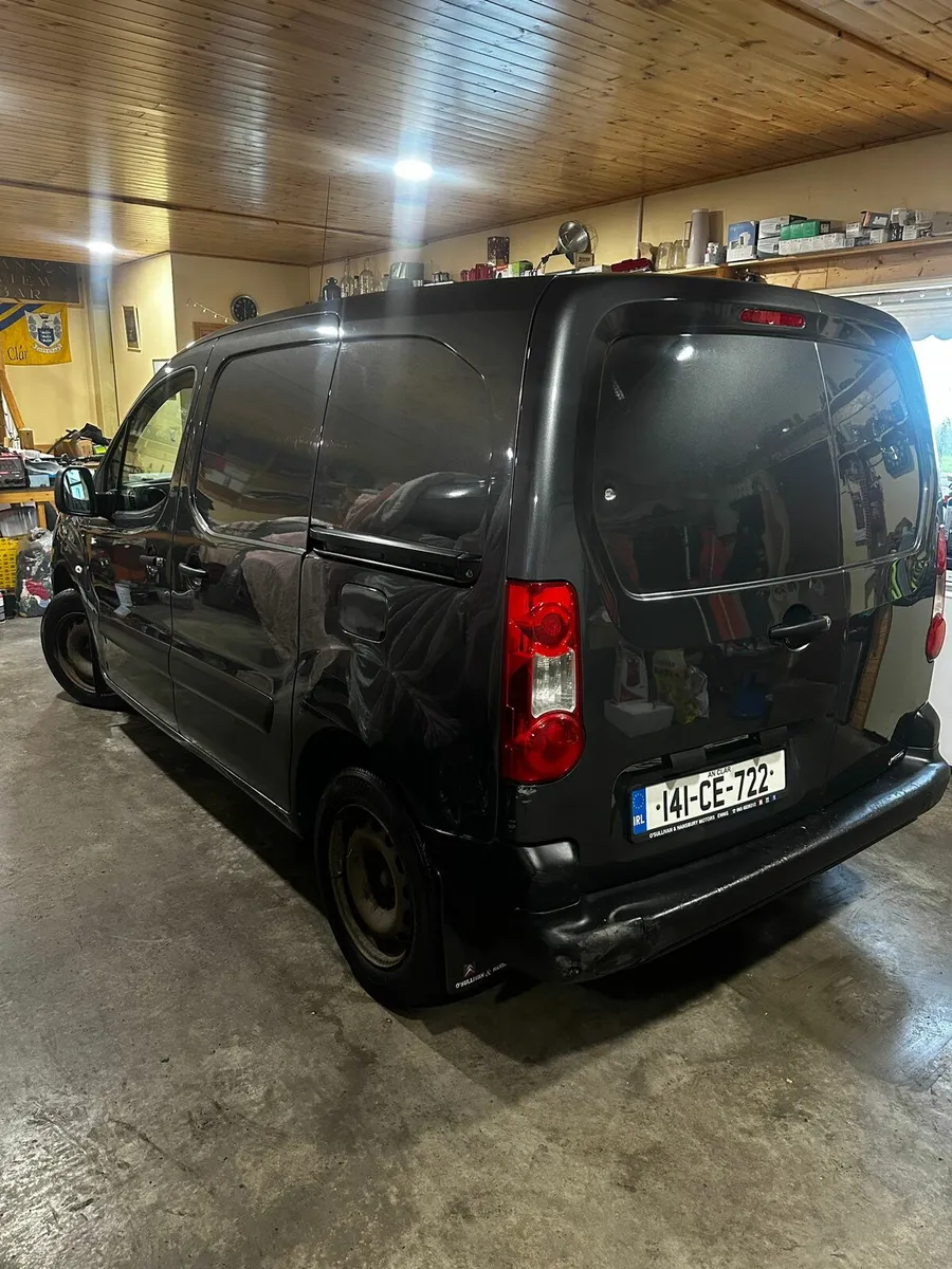 141berlingo 3seat doe 5/26 - Image 2