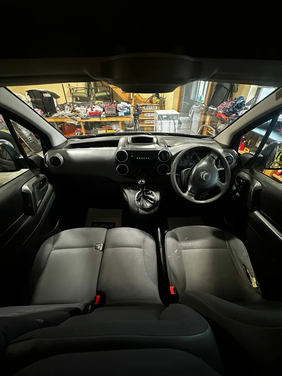 141berlingo 3seat doe 5/26 - Image 3