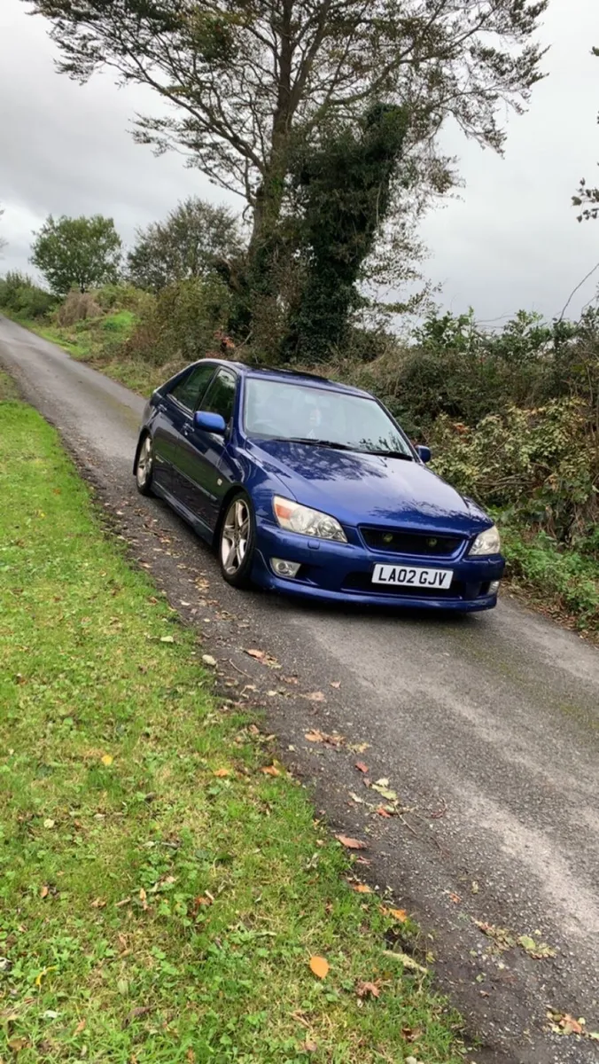 Lexus is200 - Image 1