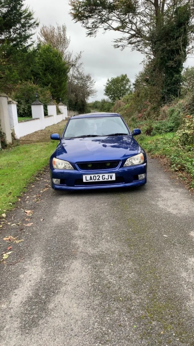 Lexus is200 - Image 2