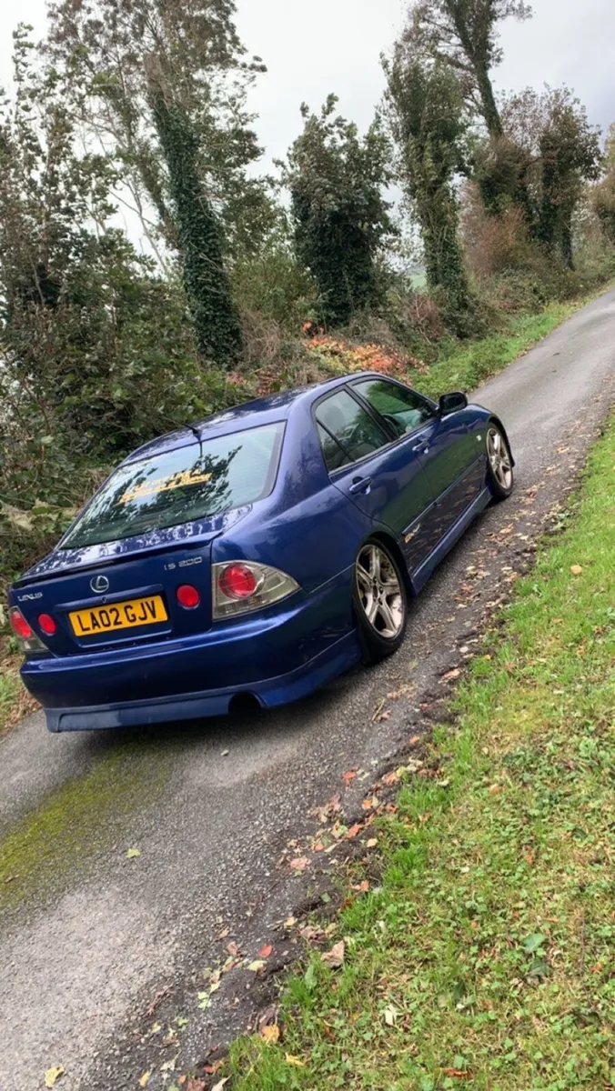 Lexus is200 - Image 4