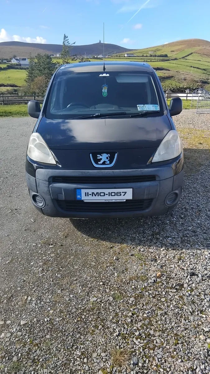 Van - Image 1