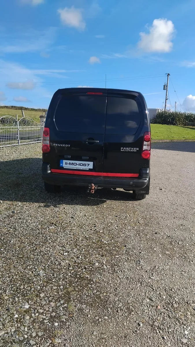 Van - Image 3
