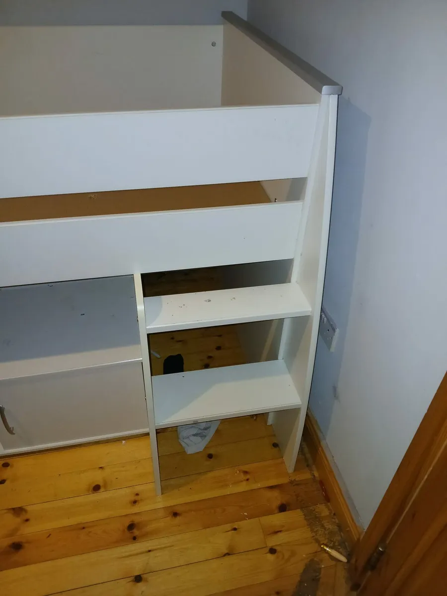Single mid sleeper bed frame - Image 1