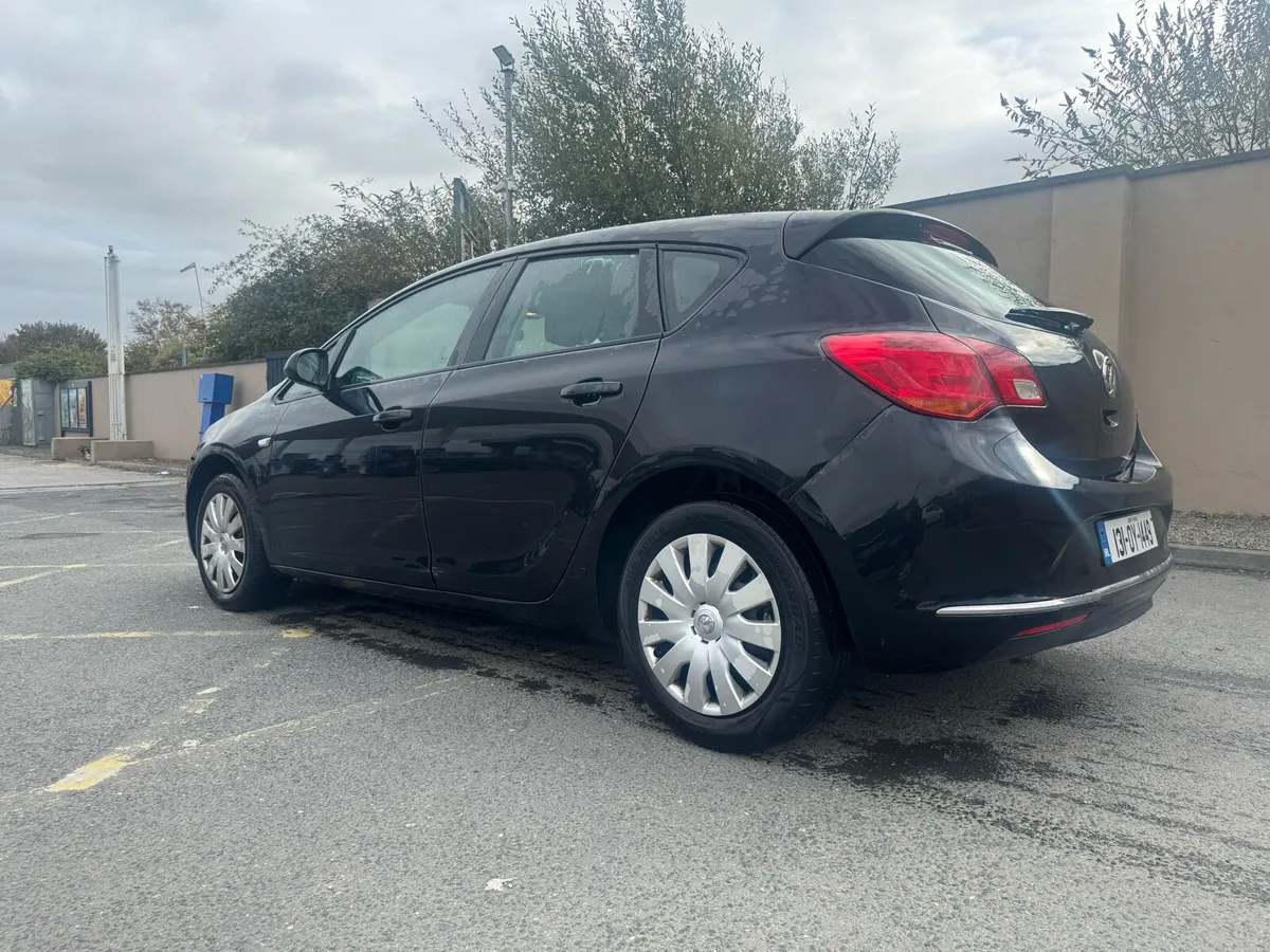 Opel Astra - Image 1