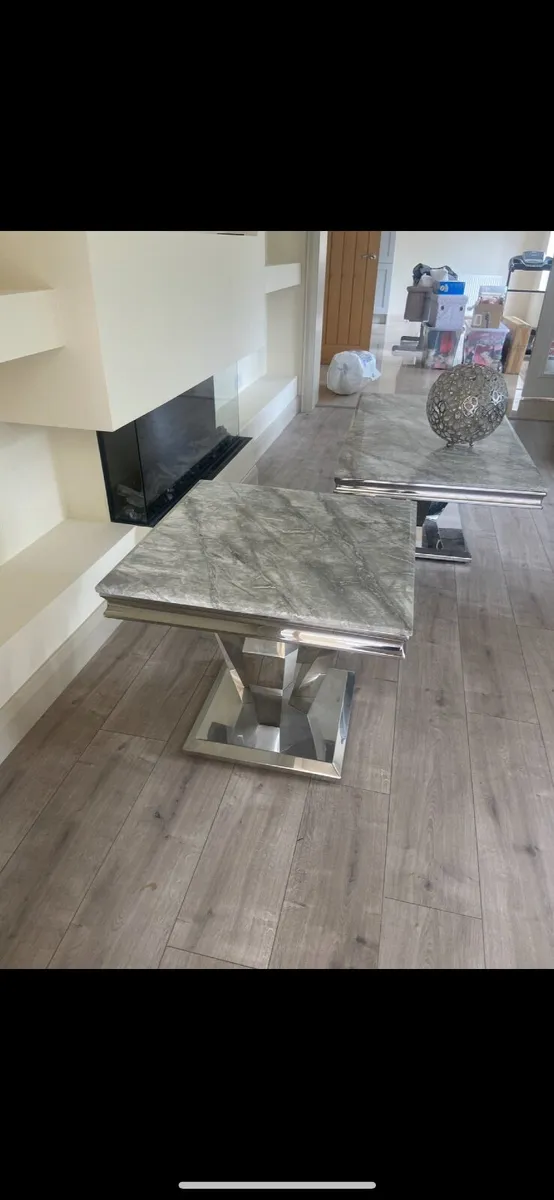 Coffee table and lamp table - Image 1