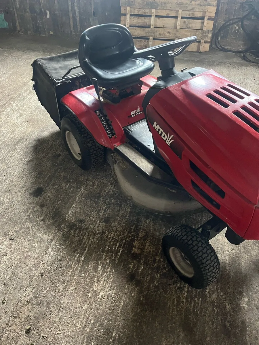 Ride on mower - Image 1