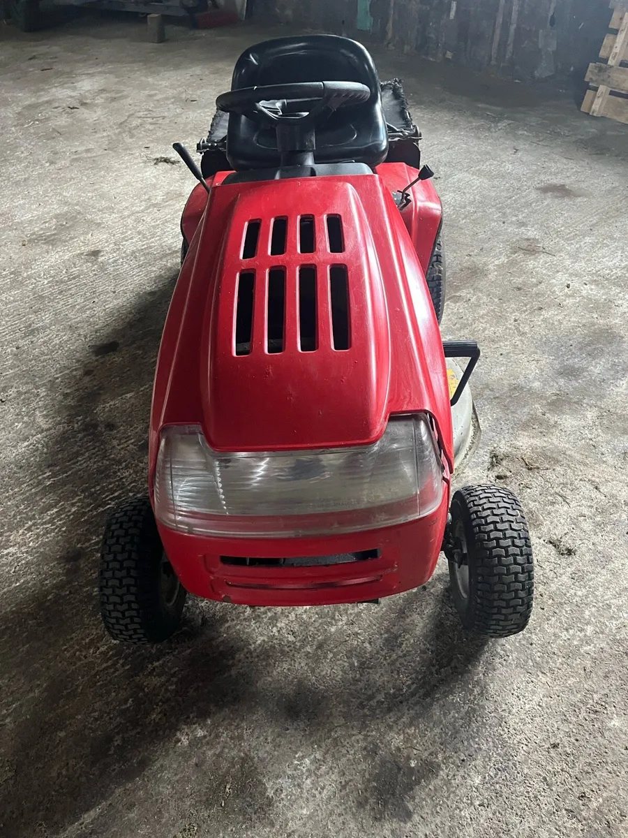 Ride on mower - Image 2