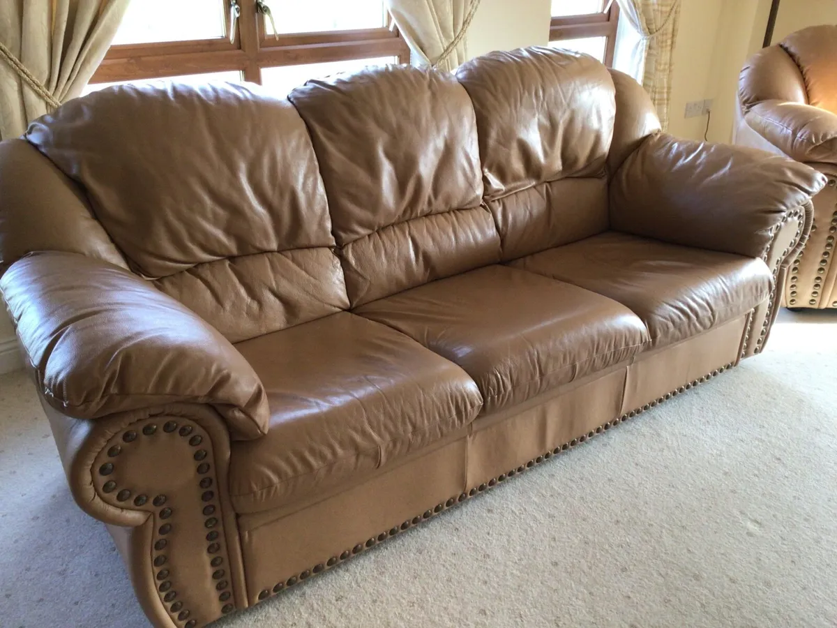 Large Suite of furniture 3,2,1 - Image 1