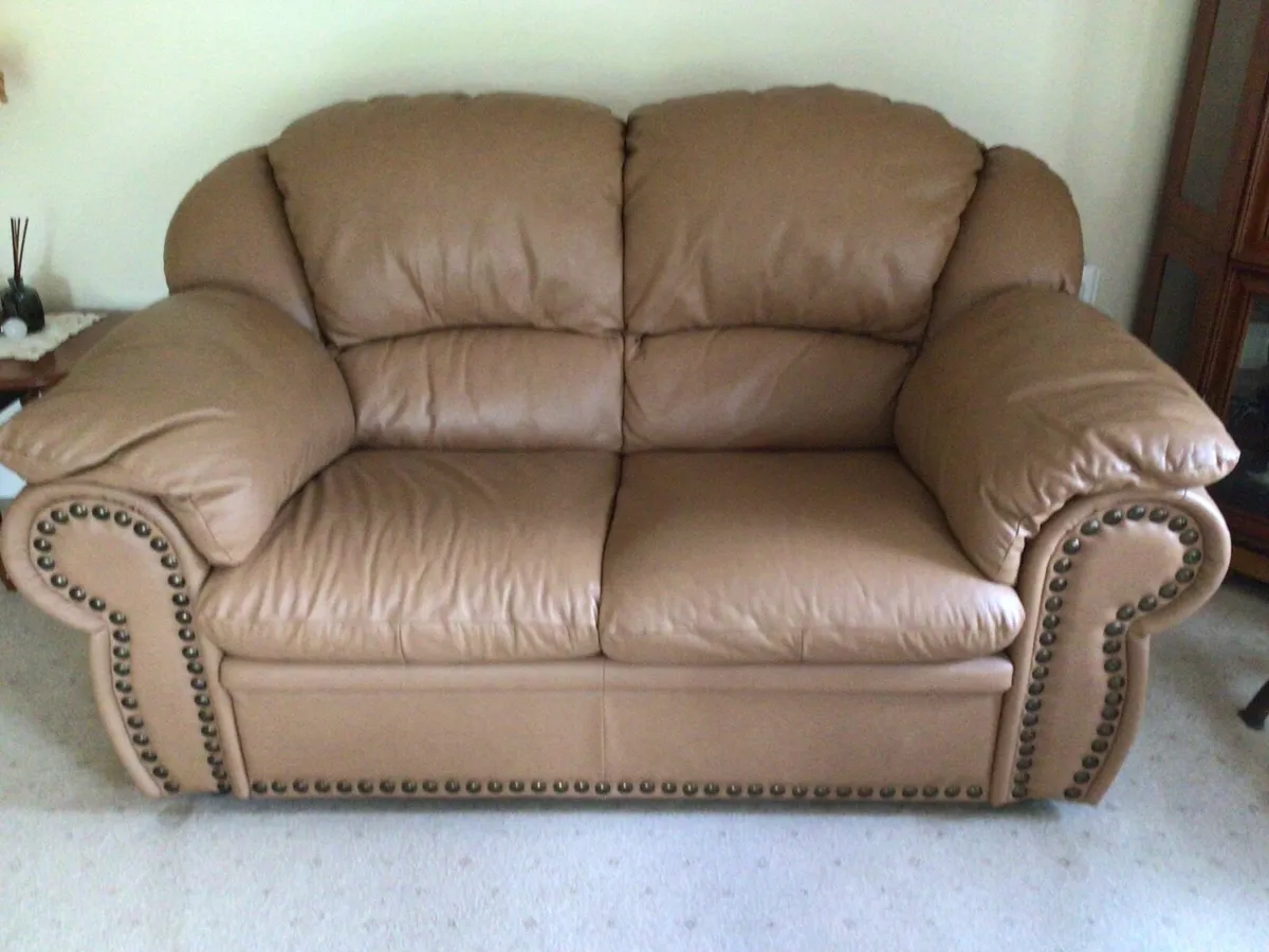 Large Suite of furniture 3,2,1 - Image 2