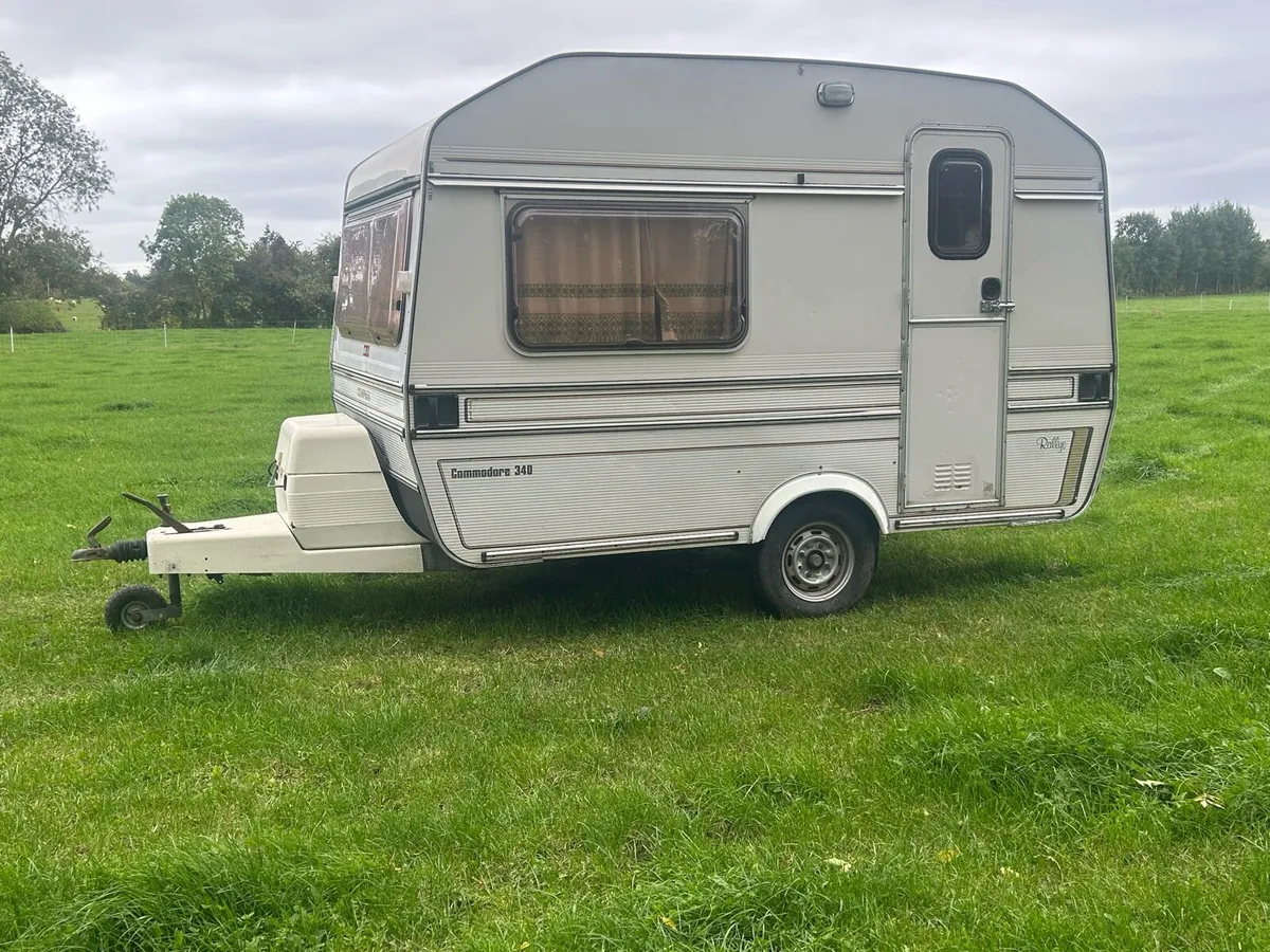 2 berth caravan - Image 1