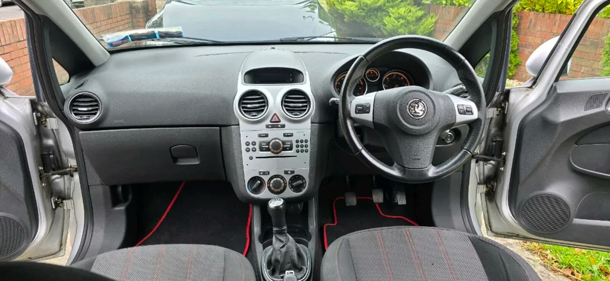 2010 Corsa 1.4l petrol - Image 4
