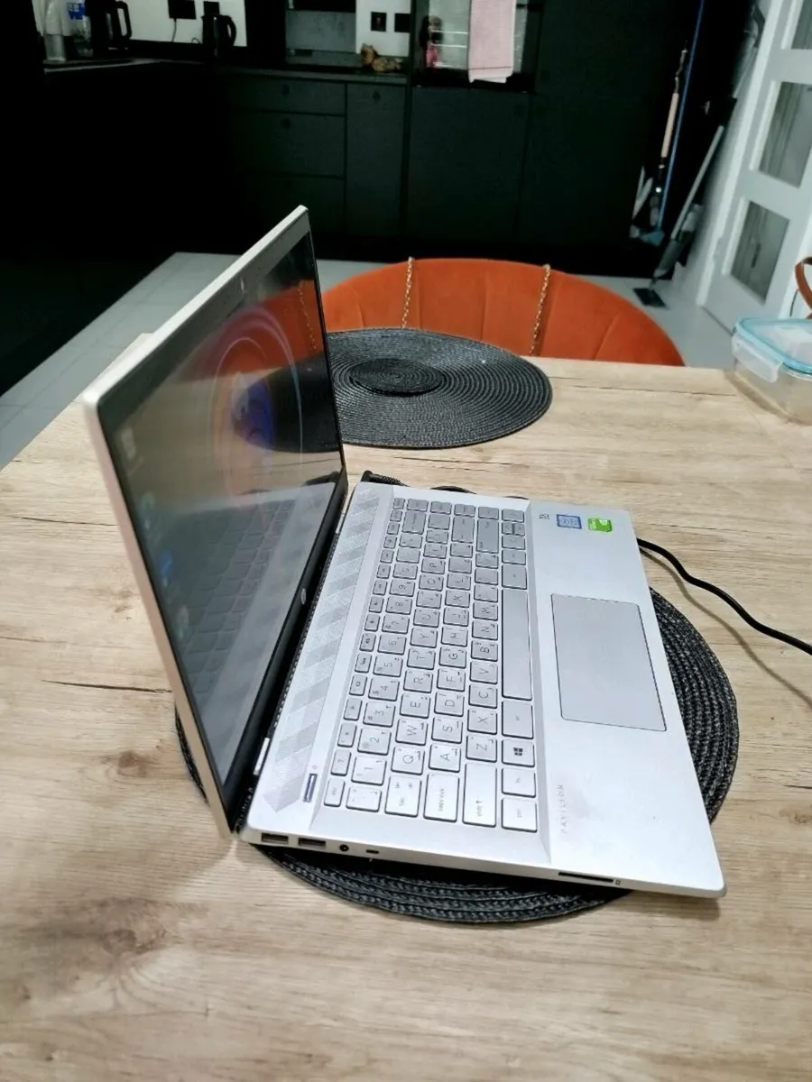 Laptop - Image 3
