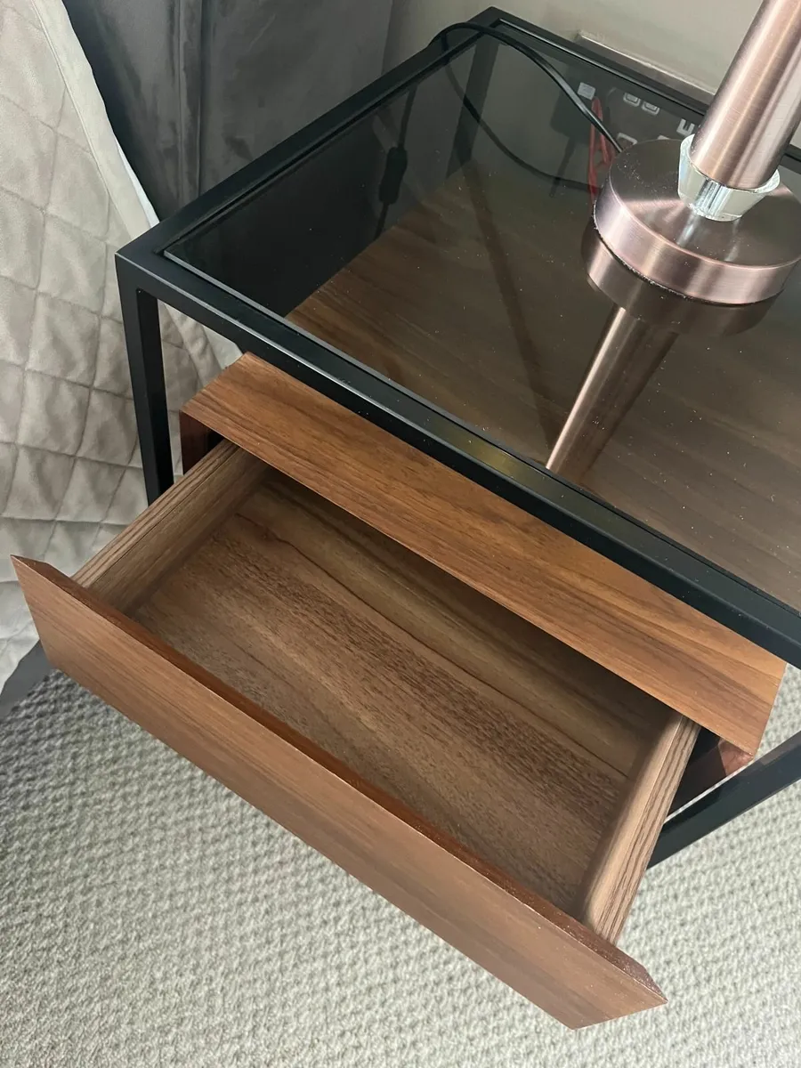 Bedside Table (2 tables for 60 euros) - Image 4