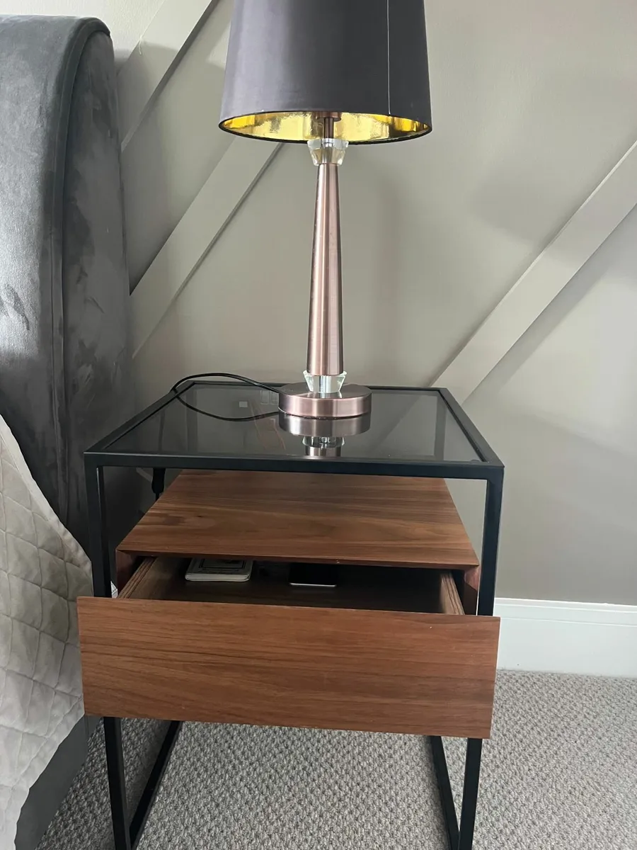 Bedside Table (2 tables for 60 euros) - Image 2