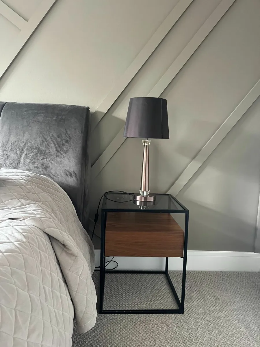 Bedside Table (2 tables for 60 euros) - Image 1