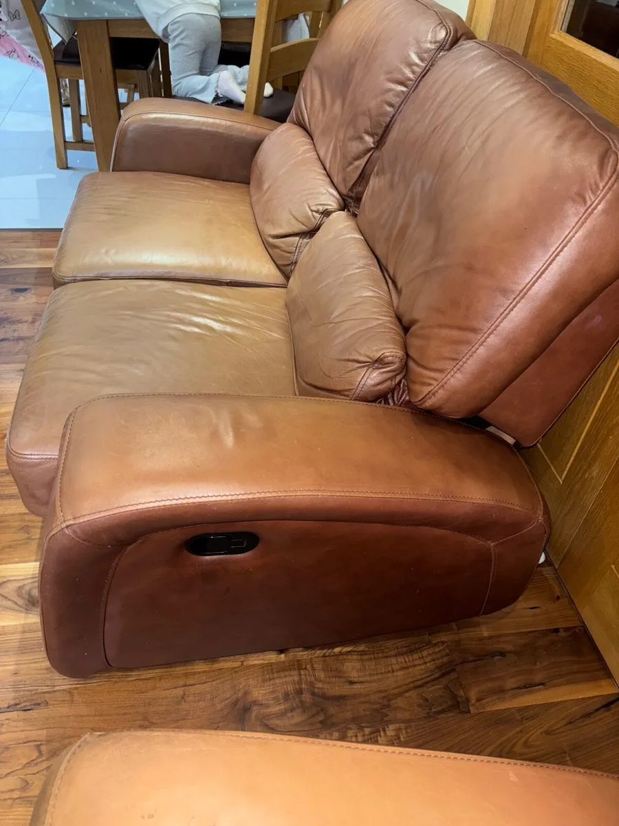 Leather suite of furniture - Image 2
