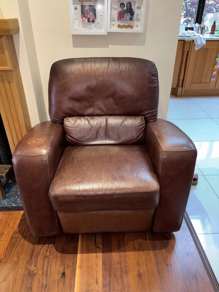 Leather suite of furniture - Image 3