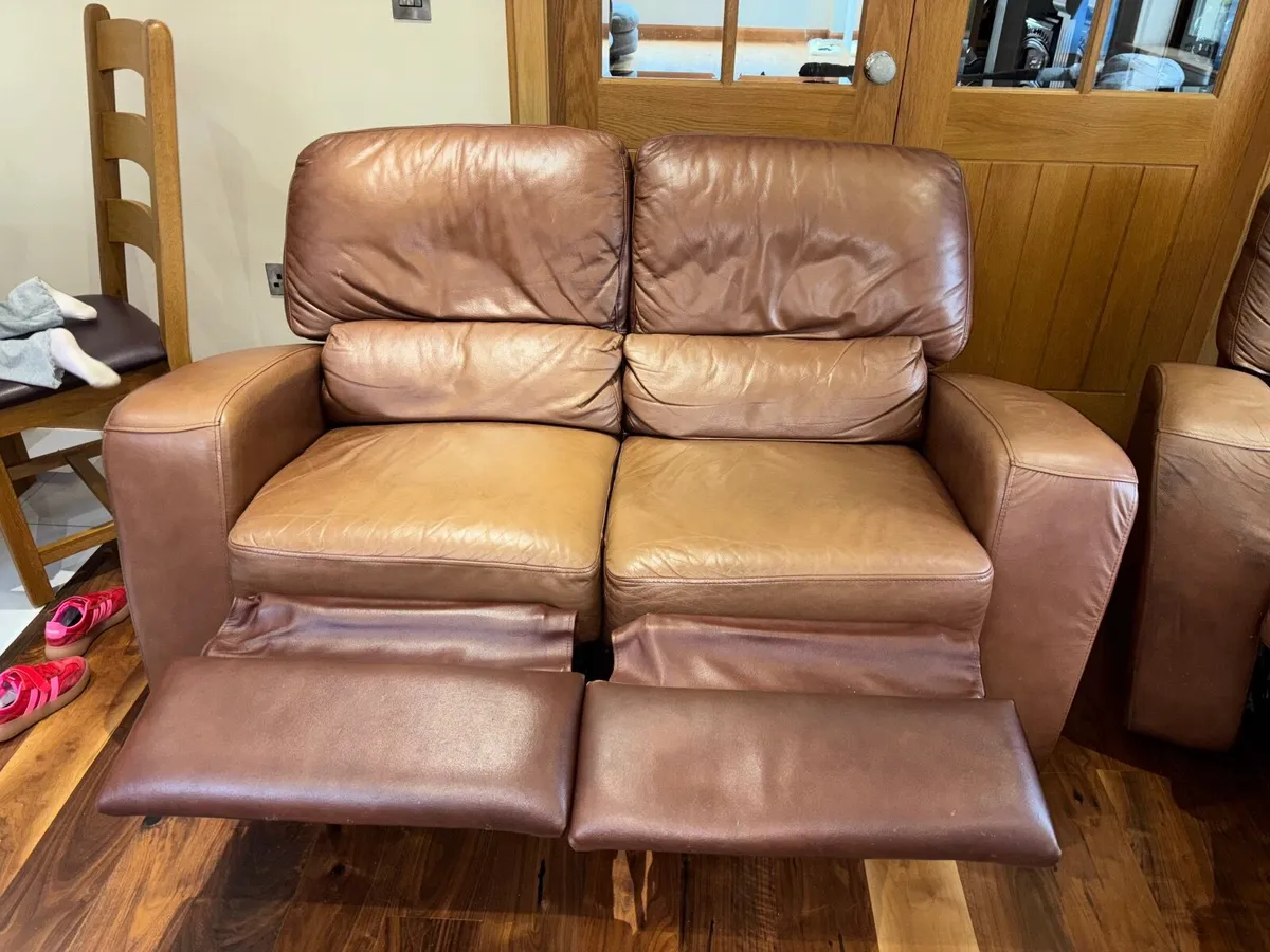 Leather suite of furniture - Image 4
