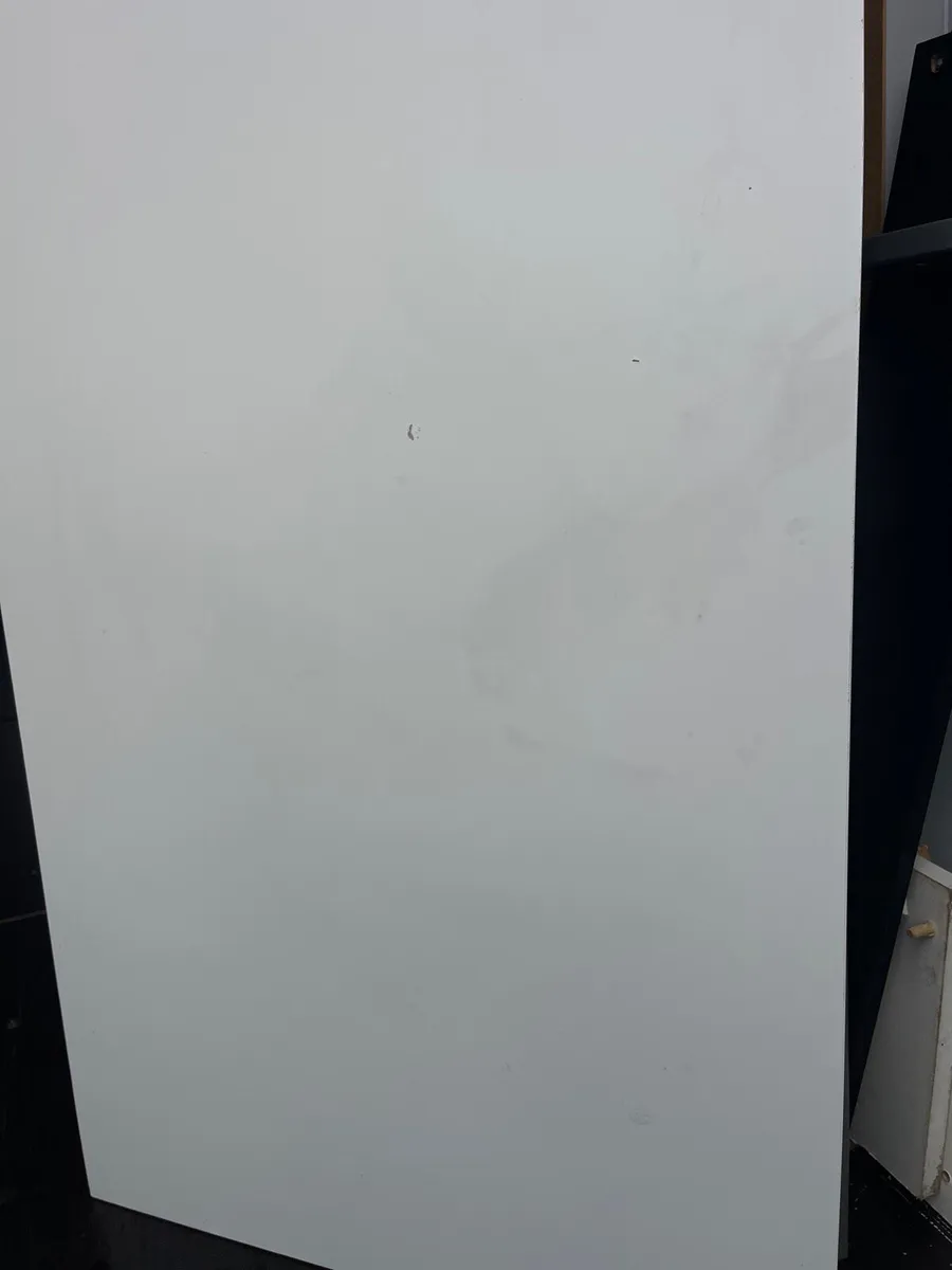 White table - Image 3