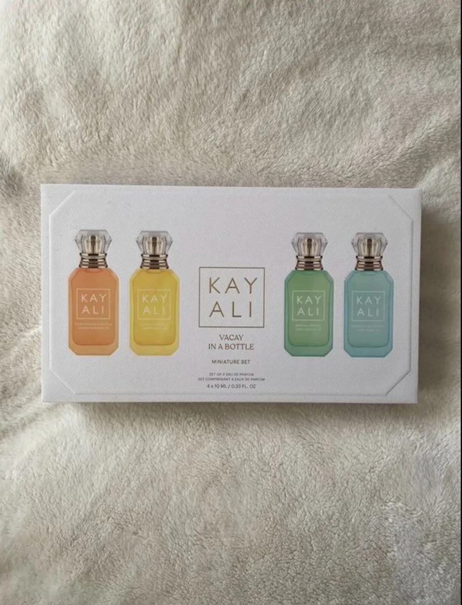 Kayali Vacay in a bottle miniature set - Image 1