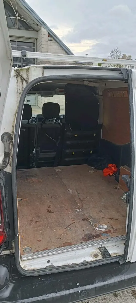 Van - Image 3