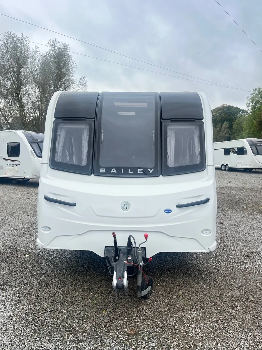 Caravan - Image 1
