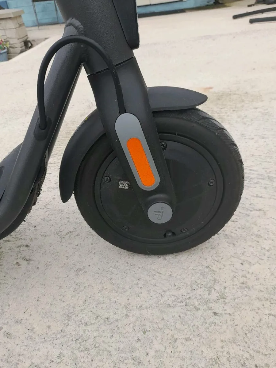 Ninebot by Segway Kickscooter F25E II Electric Sco - Image 4