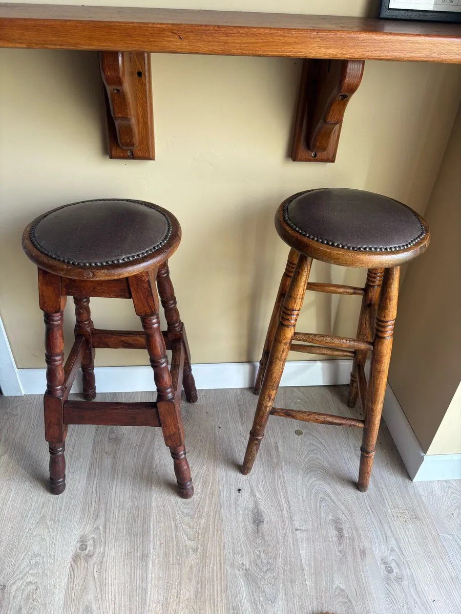 7 Bar Stools - Image 2