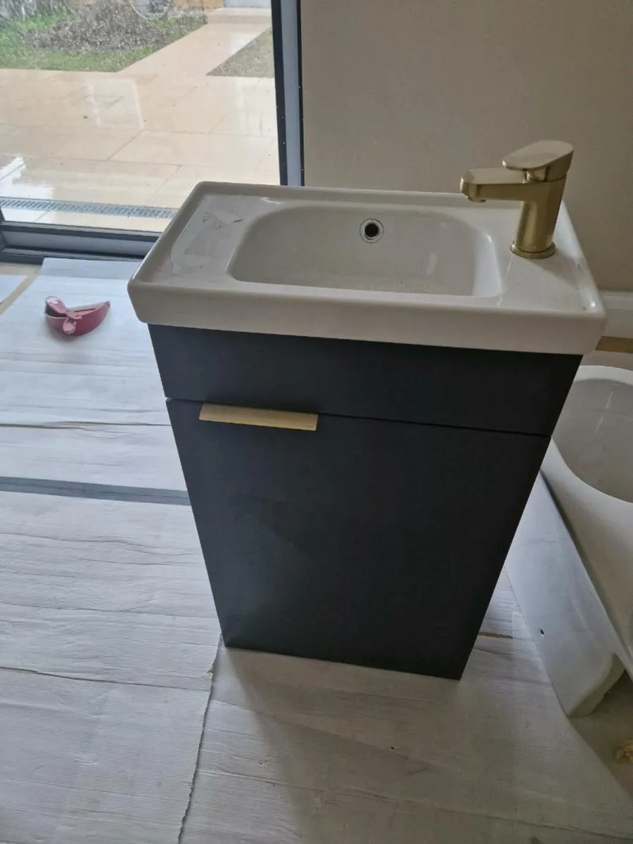 Sink - Image 1
