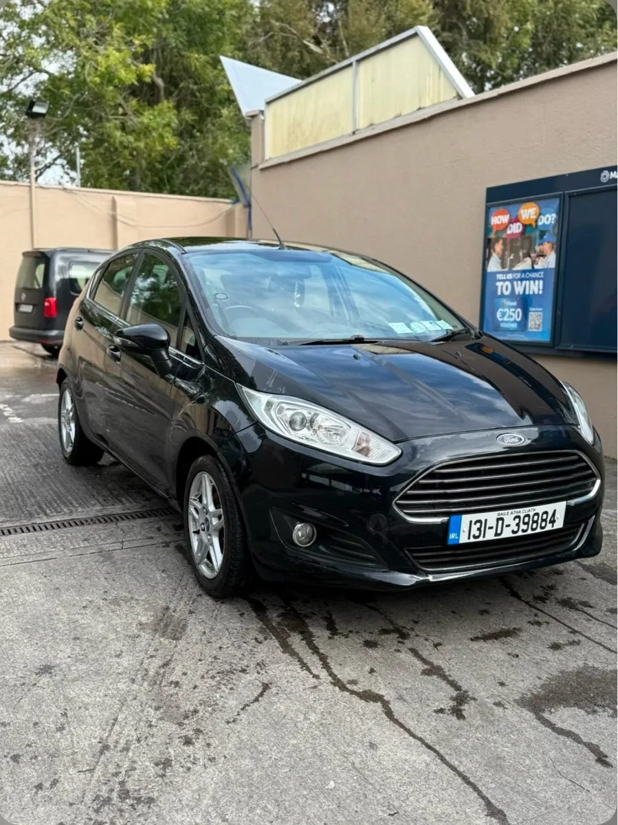 Ford Fiesta 2013 - Image 2