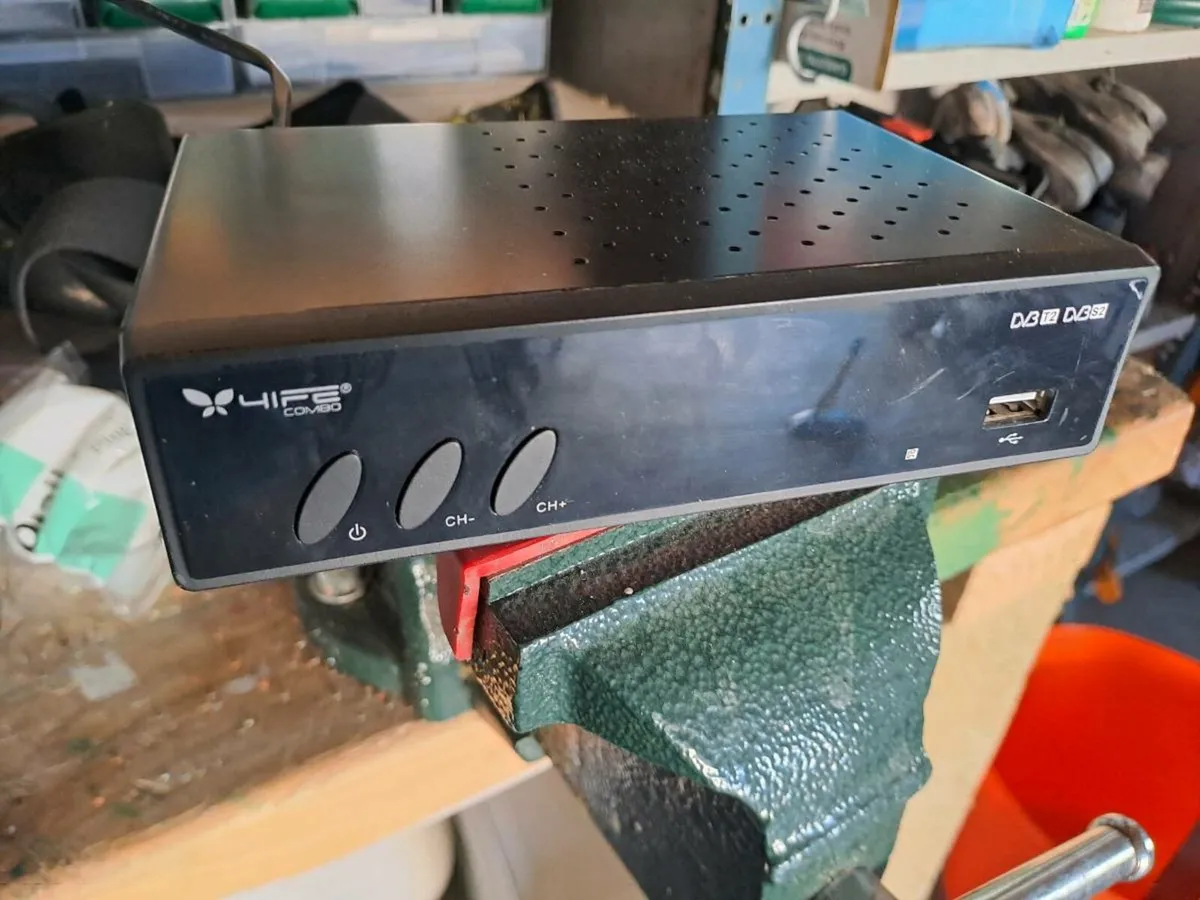 Satellite receiver