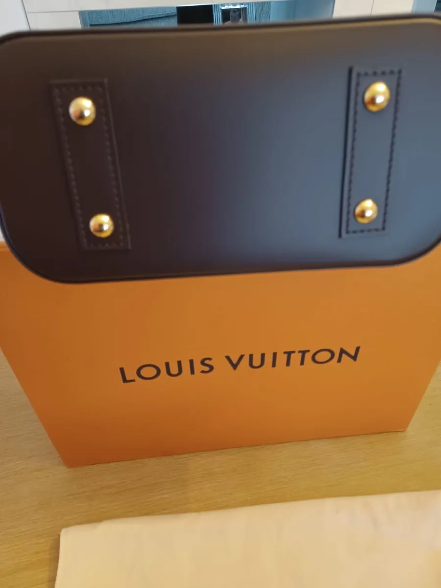 Louis Vuitton Handbag - Image 4