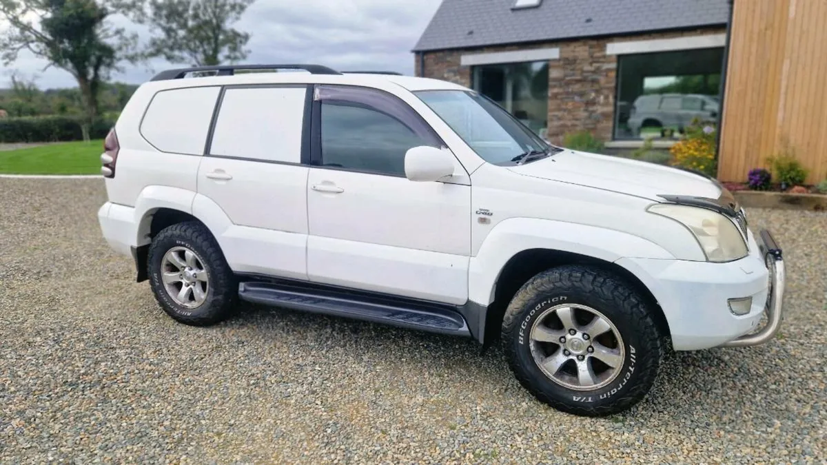 Toyota landcruiser camper - Image 1