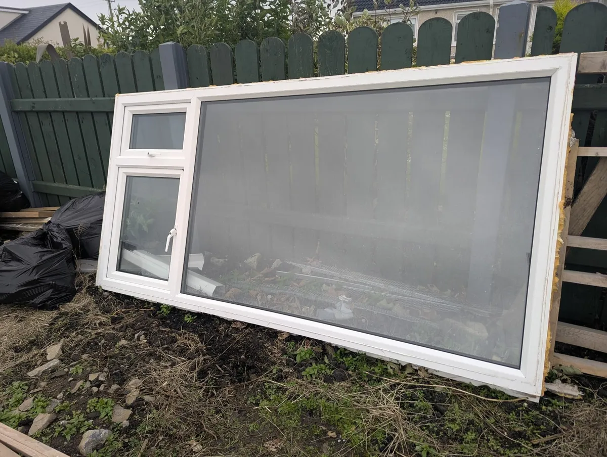 Window - double glazed rehau - 8 x 4ft - Image 1