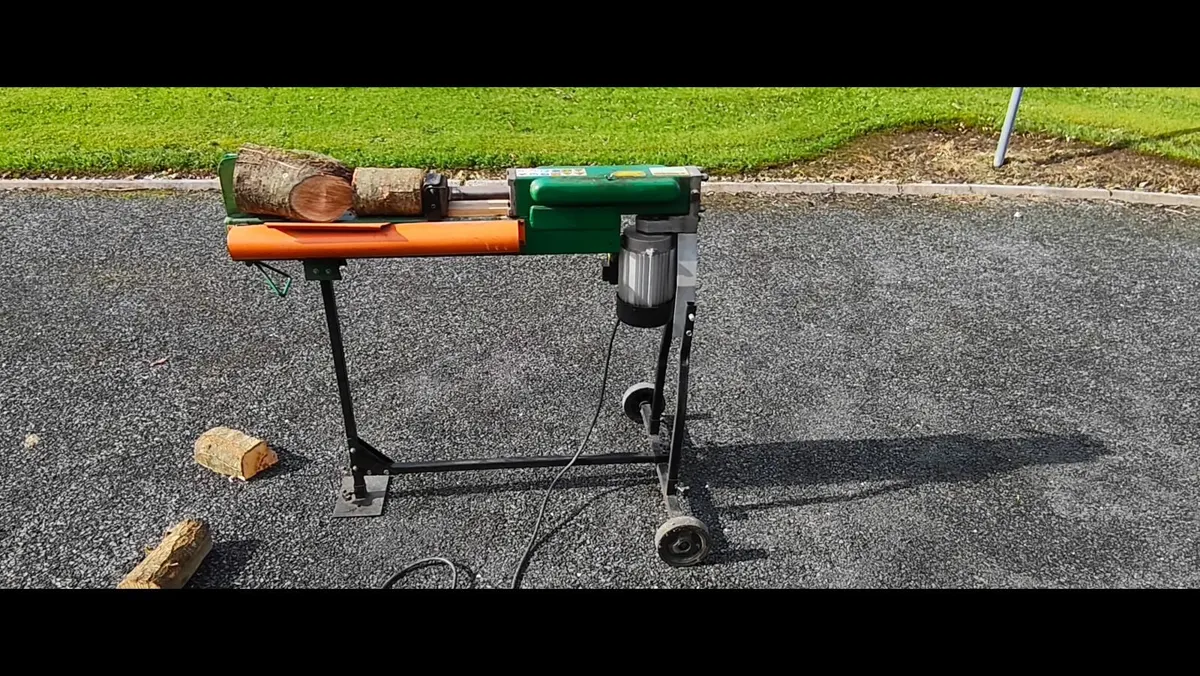 Log splitter - Image 2