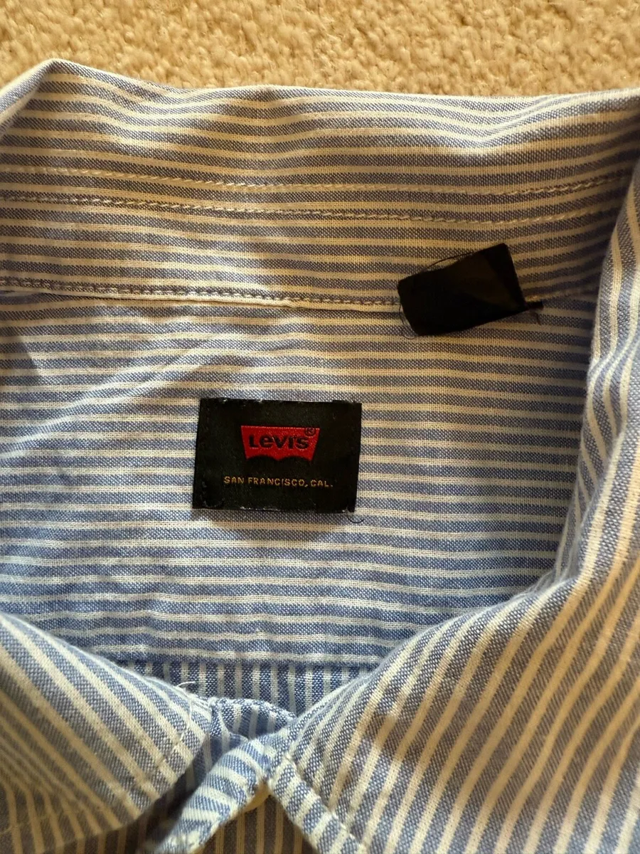 Levi’s short sleeve shirt - Medium - Image 3