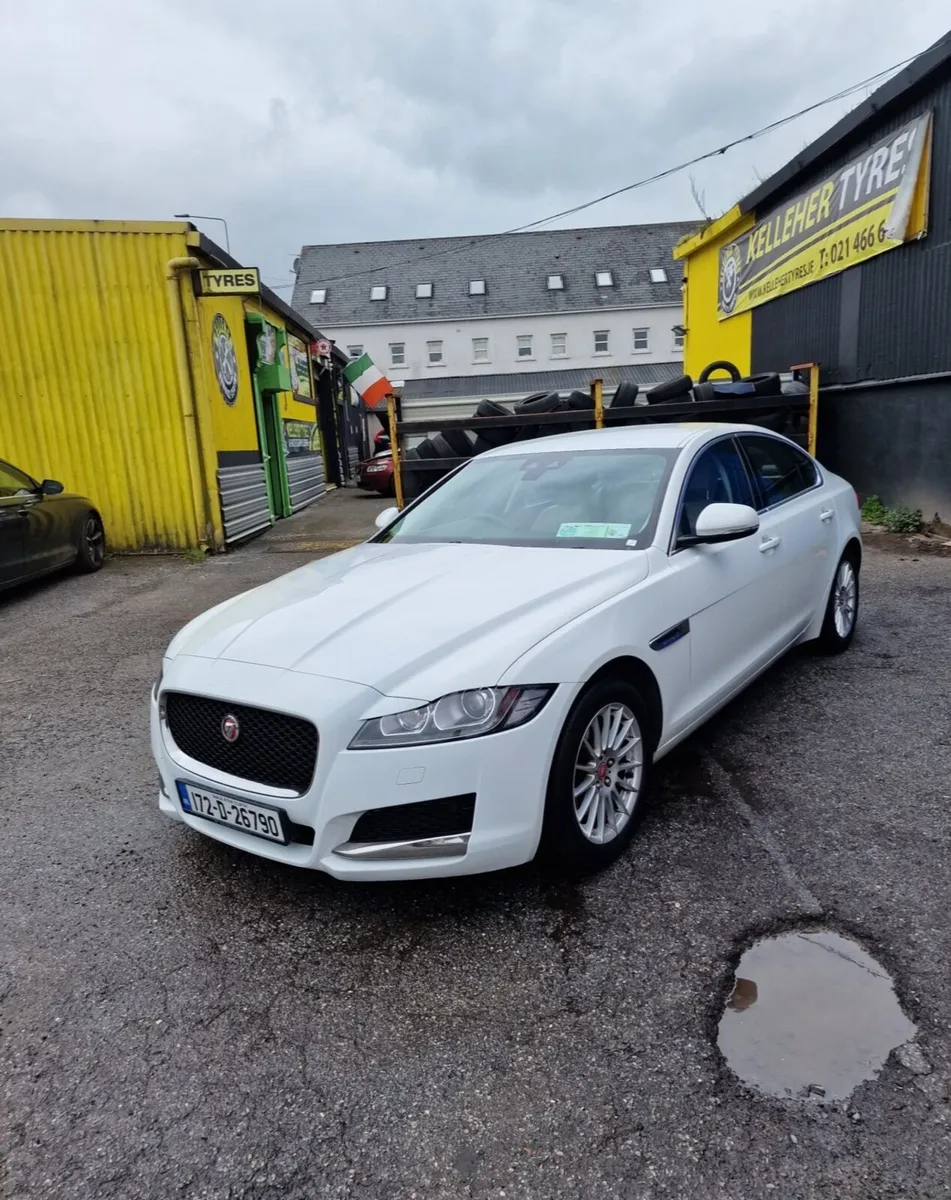 Jaguar XF 2017 - Image 2