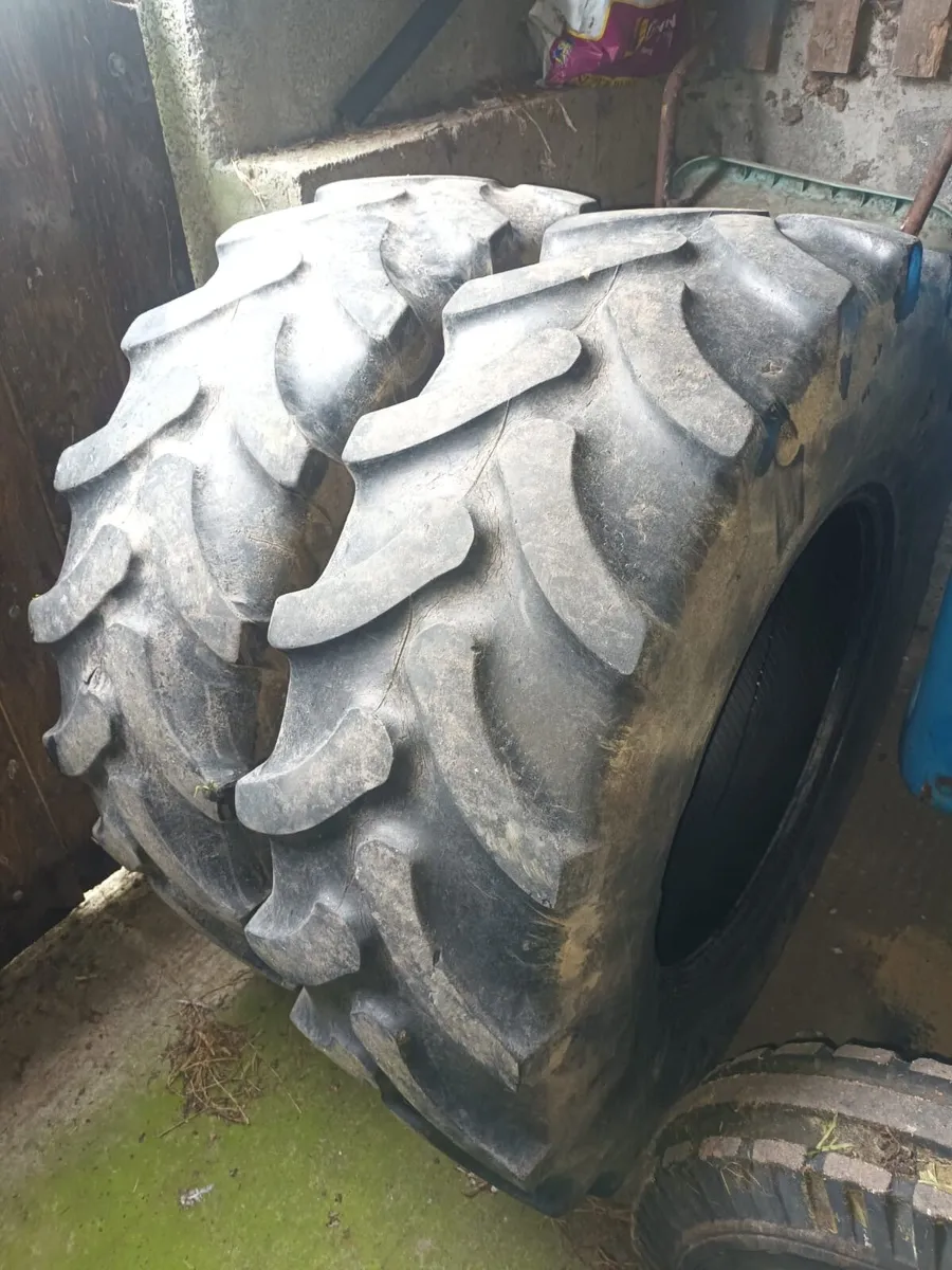 Tractor tyres - Image 1