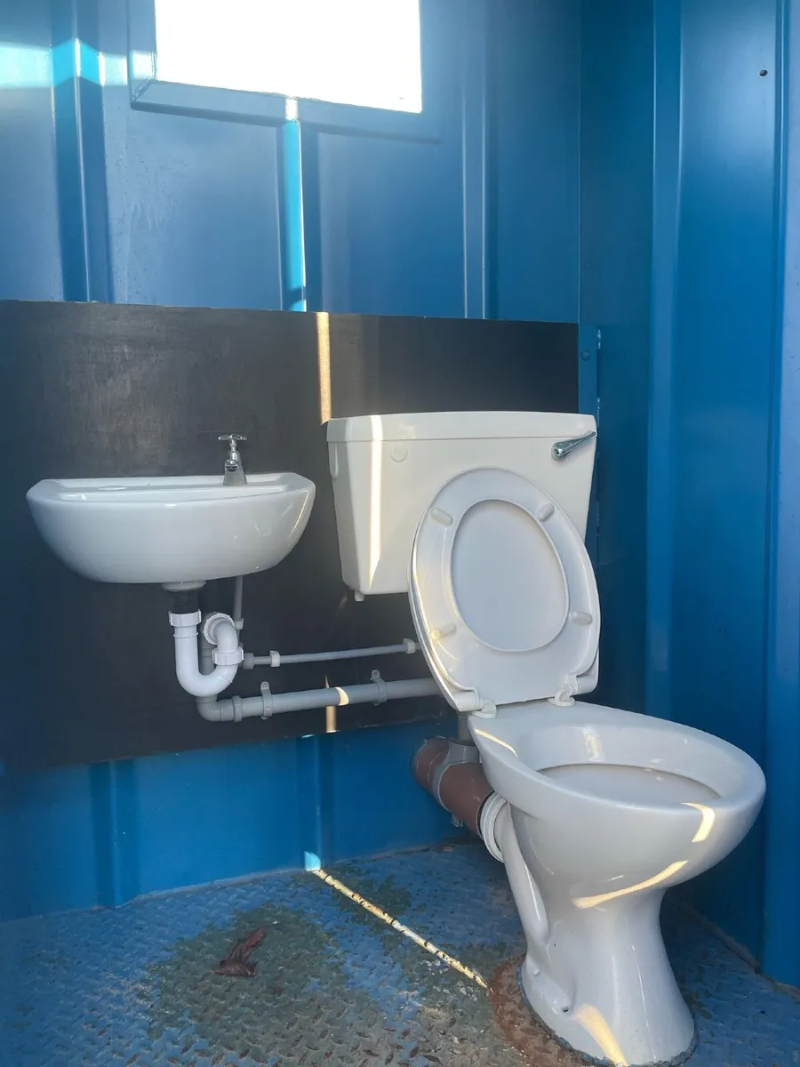 Portable site toilet - Image 1
