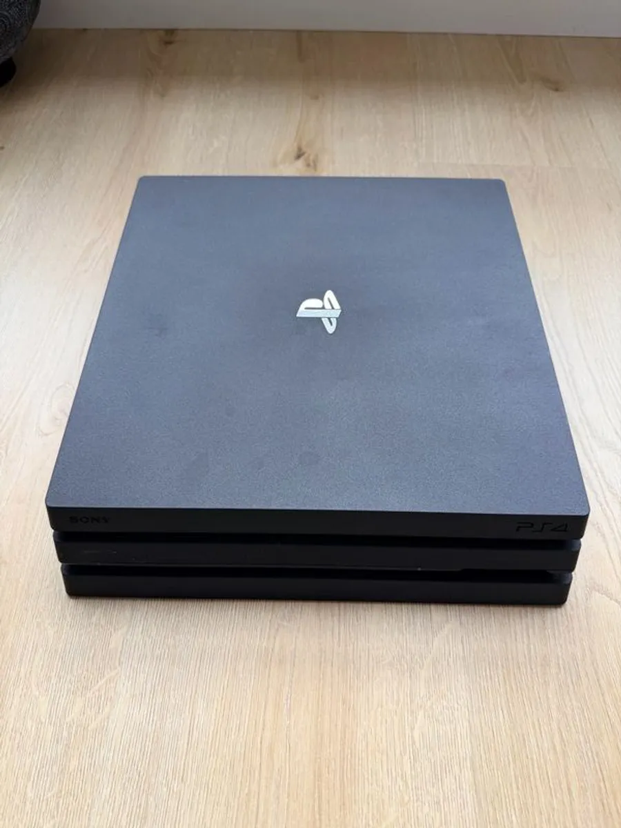 PlayStation 4 Pro 1TB - Image 2