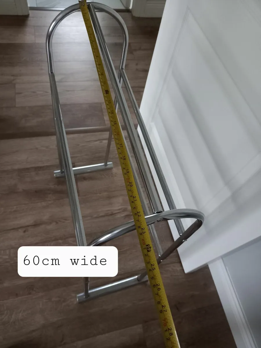 Free Standing Towel Rail - Image 3