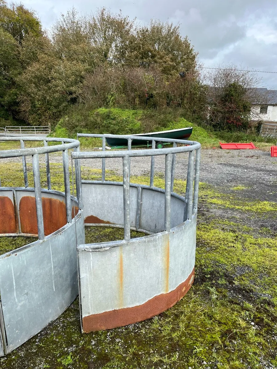 1.5 Circular Feeder - Image 1
