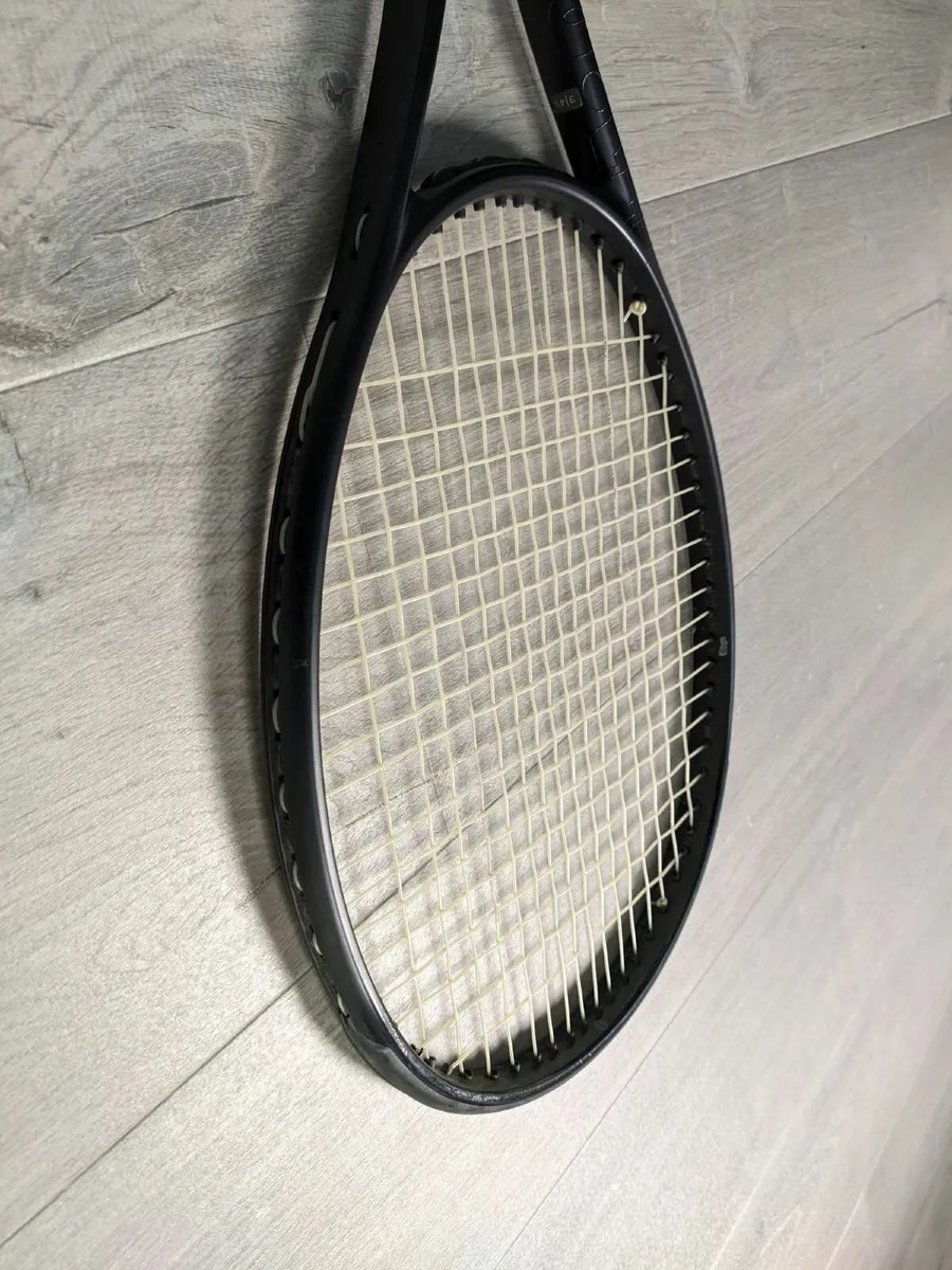 Wilson Blade 98 v8 tennis racket - Image 3