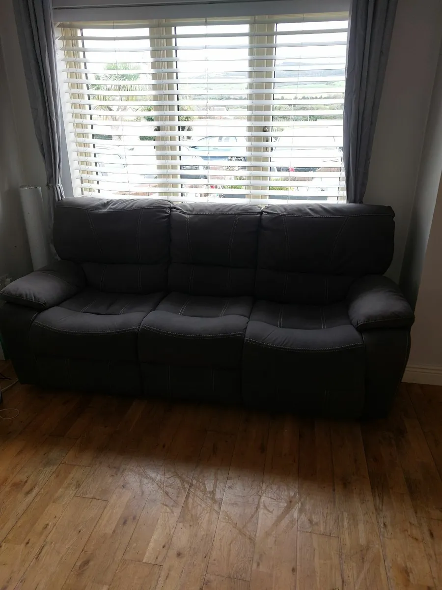3 seater recliner sofa - Image 2
