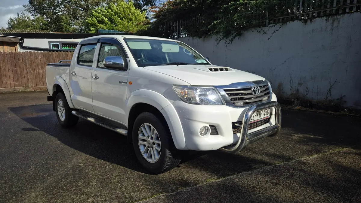 2015 Toyota Hilux D4D 4DR Double Cab - Image 1